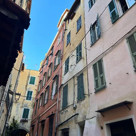 Appartement “ Nel Vecchio Carruggio” San Remo