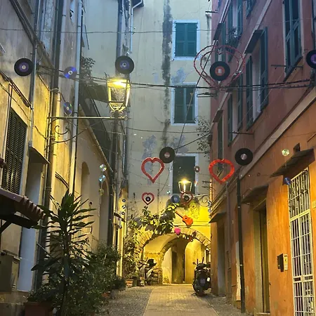 “ Nel Vecchio Carruggio” * San Remo